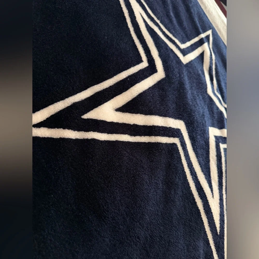 Dallas Cowboys Vintage Navy and Gray Queen Top Size Plush Blanket